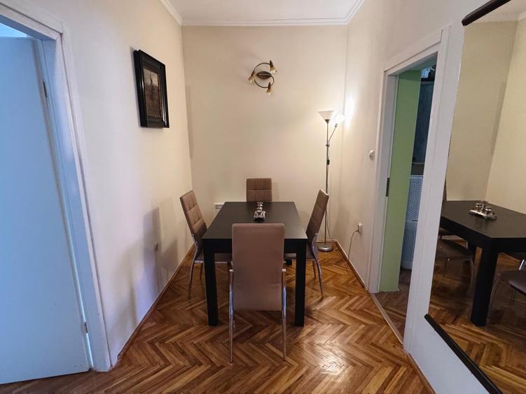 Apartament cu 3 camere decomandat în Semicentral
