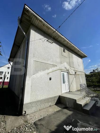 Casă cu 4 camere cu Teren 2500 Mp în Fălticeni