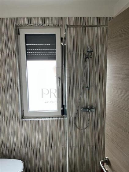 Apartament cu 3 camere decomandat, mobilat în Dumbrăvița