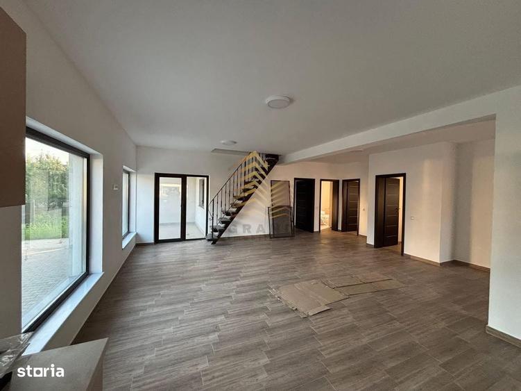 Casă cu 4 camere în Ciupercenii Noi