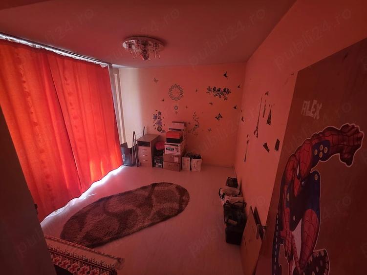 Apartament cu 2 camere decomandat în Drumul Taberei