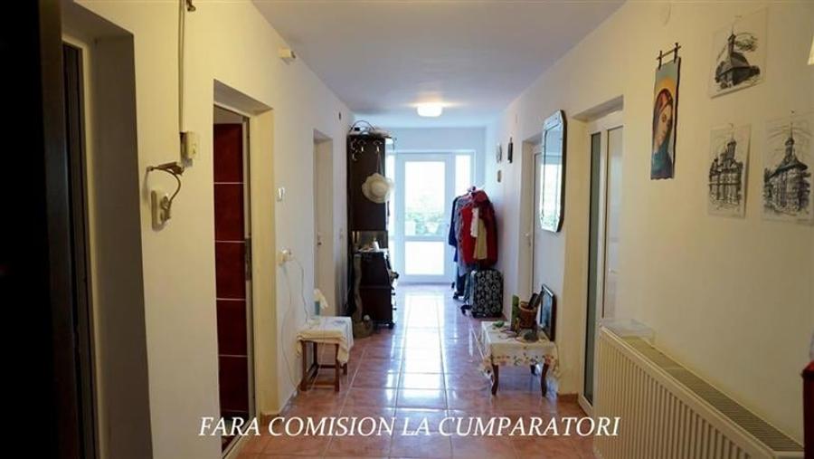 Apartament cu 3 camere decomandat în Sud