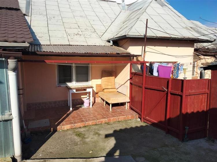 Casă individuală cu 4 camere cu Teren 314 Mp în Central