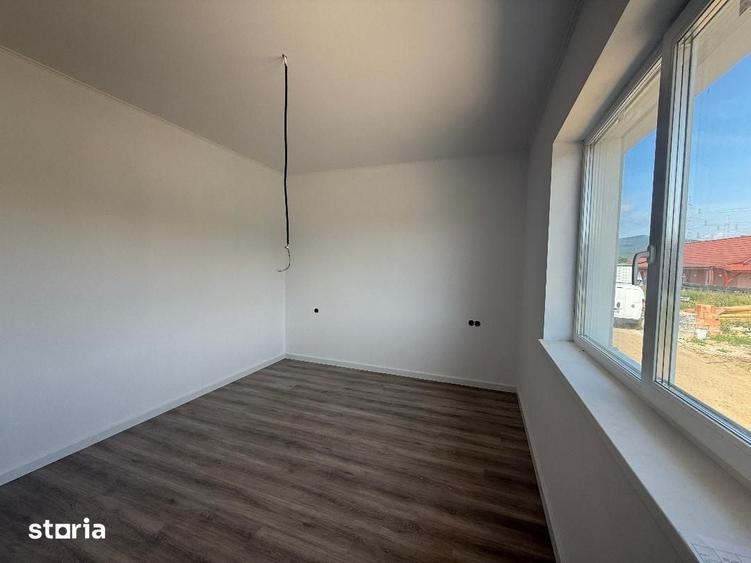Casă cu 3 camere cu Teren 150 Mp în Cetate