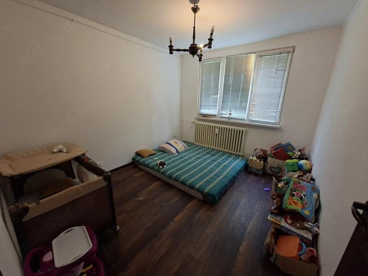 Apartament cu 3 camere decomandat în Exterior Vest