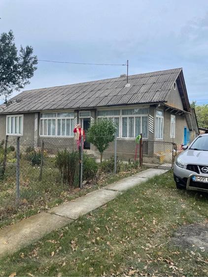 Casă cu Teren 2300 Mp în Corni-Albești