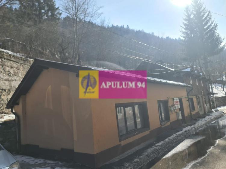 Casă individuală cu 2 camere decomandat cu Canalizare în Central