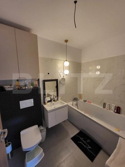 Apartament cu 3 camere semidecomandat în Central