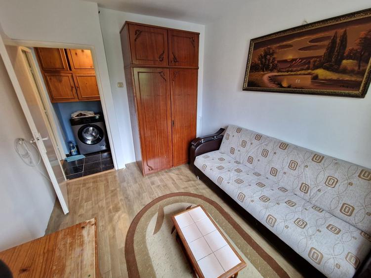 Apartament cu 2 camere semidecomandat în Florilor