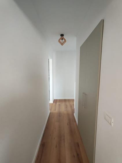 Apartament cu 3 camere semidecomandat în Drumul Taberei