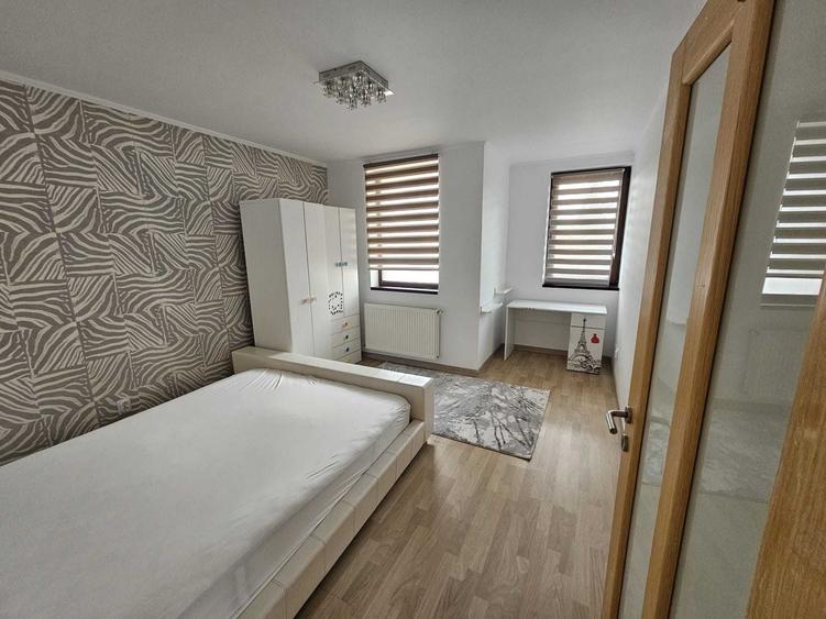 Apartament cu 3 camere decomandat în Ultracentral