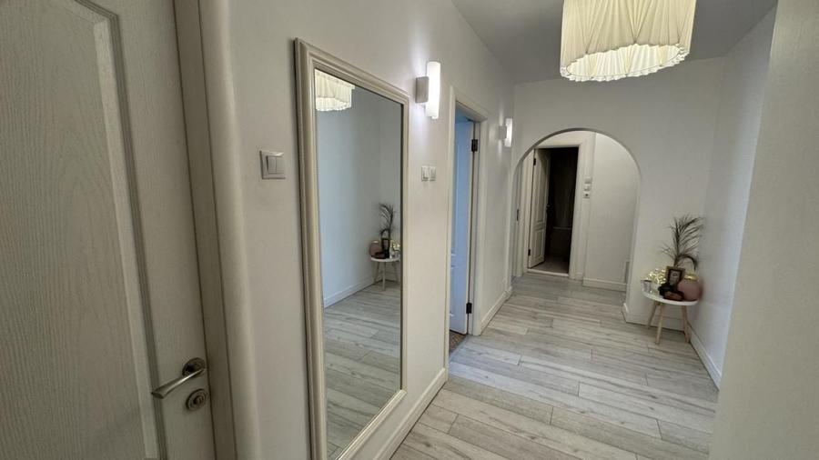 Apartament cu 3 camere decomandat, mobilat în Calea Călărașilor