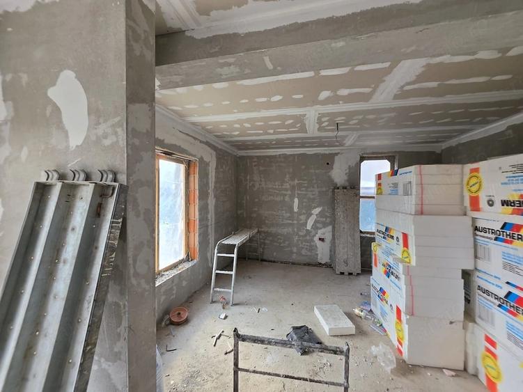 Casă cu 6 camere cu Teren 300 Mp în Big-Bascov
