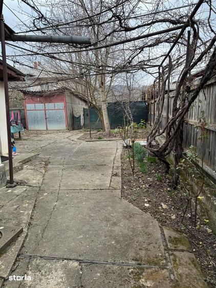 Casă cu 4 camere cu Teren 446 Mp în Central