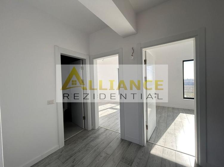 Casă individuală cu 4 camere cu Canalizare în Berceni