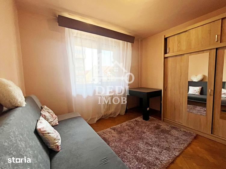 Apartament cu 3 camere decomandat în Central