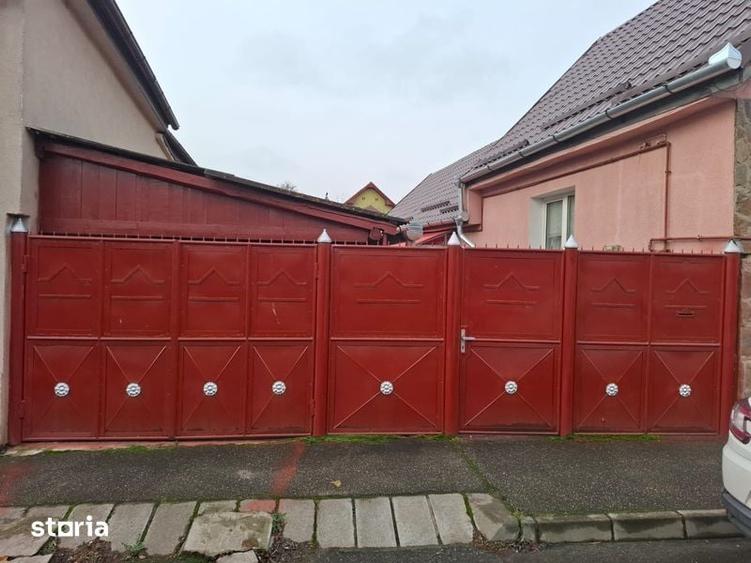 Casă cu 2 camere cu Teren 110 Mp în Soarelui