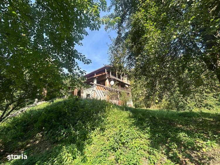Casă cu 4 camere în Negulești