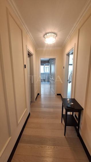 Apartament cu 3 camere decomandat, mobilat în Bună Ziua