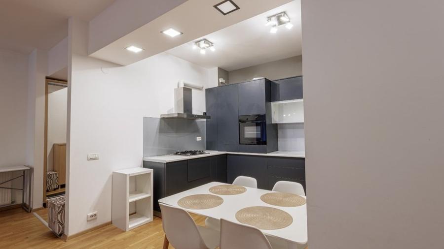 Apartament cu 3 camere decomandat, mobilat în Pipera