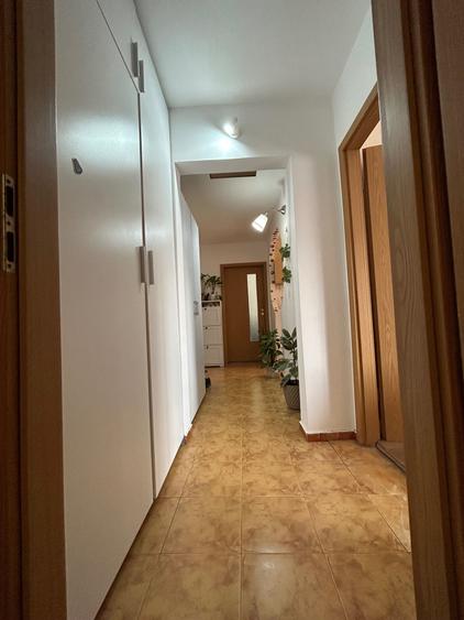 Inchiriez apartament decomandat cu 2 camere - 4