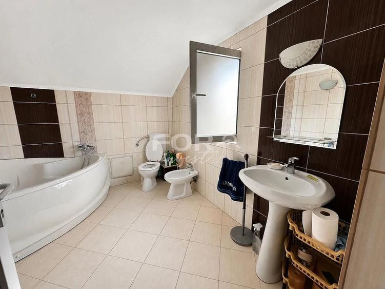 Casă cu 5 camere cu Teren 880 Mp în Oncea