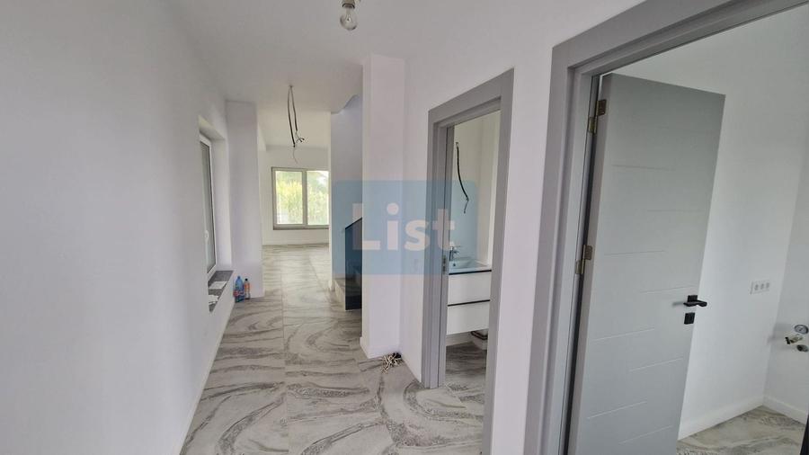 Casă cu 4 camere cu Teren 412 Mp în Săsar