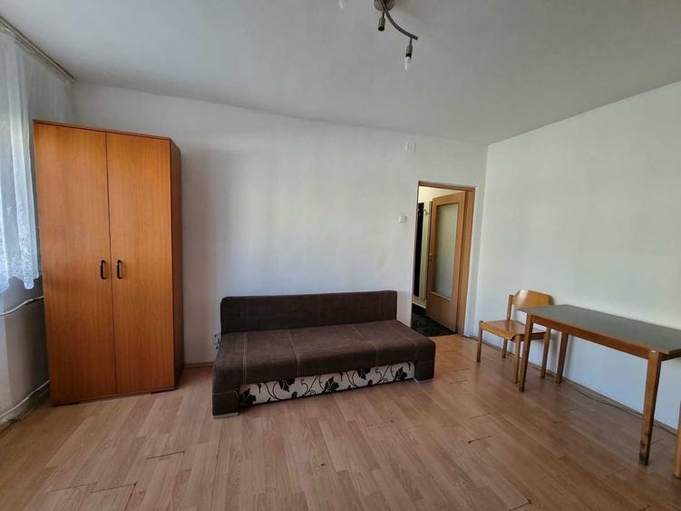 Apartament cu 2 camere nedecomandat în Iosia