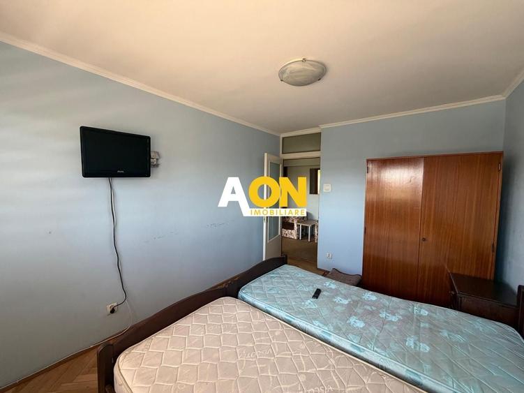Apartament cu 4 camere decomandat, mobilat în Cetate