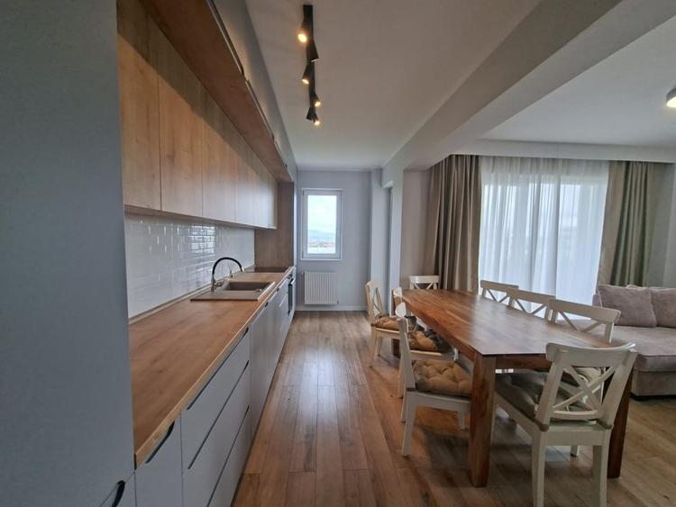 Apartament cu 3 camere decomandat, mobilat în Șelimbăr