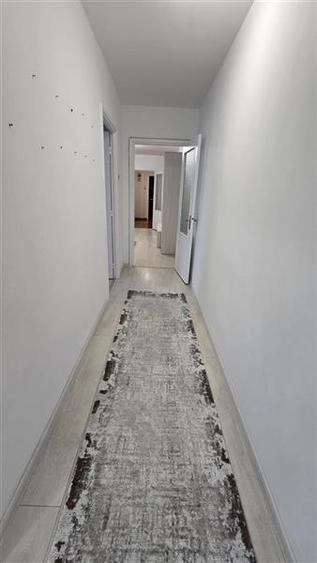 Apartament cu 3 camere semidecomandat, mobilat în Alexandru Obregia