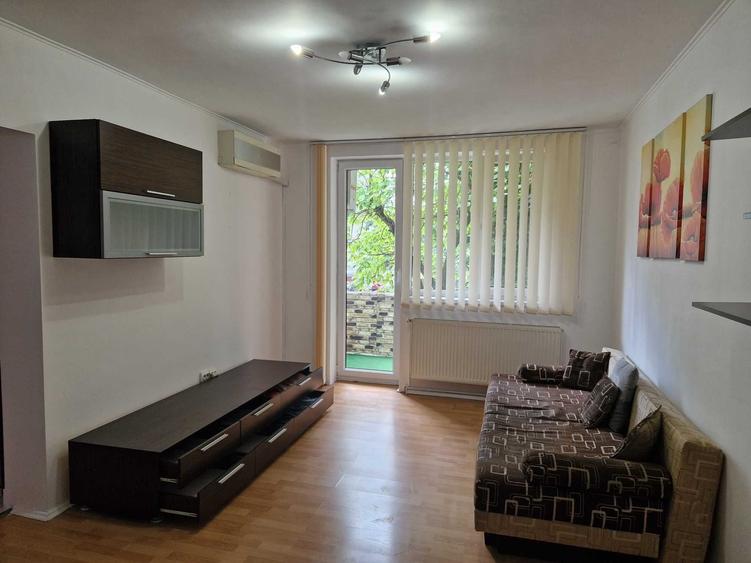 Apartament cu 2 camere în Micro 15