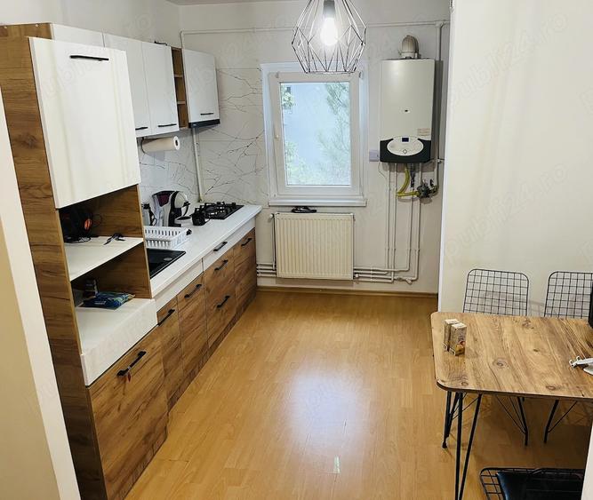 Apartament cu 2 camere semidecomandat în Aradului