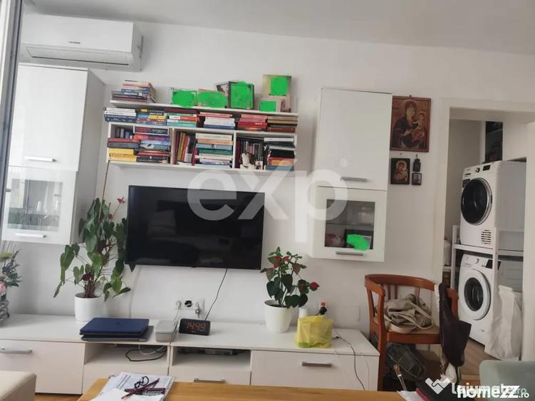 Apartament cu 3 camere semidecomandat în Grigorescu
