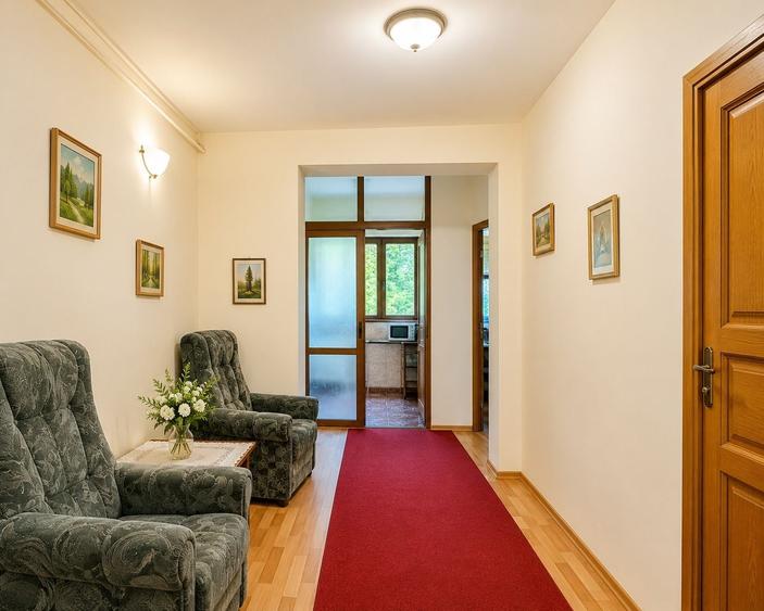 Apartament cu 3 camere semidecomandat în Poiana Brașov