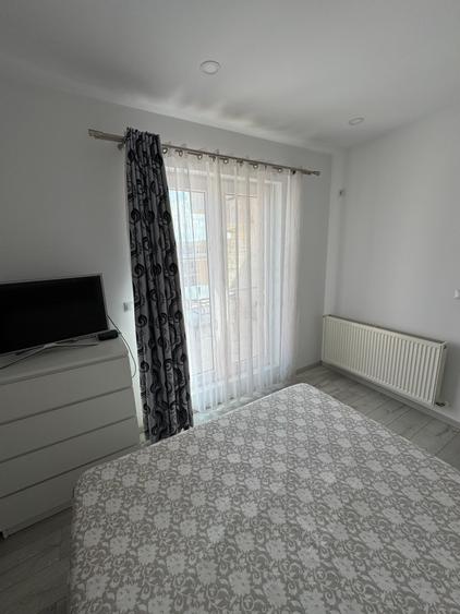 Penthouse cu 2 camere decomandat în Pietroasa