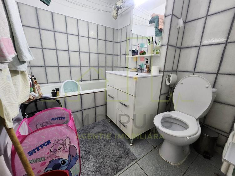 Apartament cu 2 camere decomandat, mobilat în Girocului