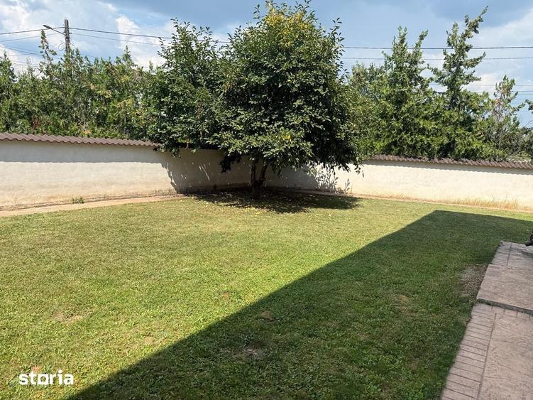 Casă cu 4 camere cu Teren 250 Mp în Ulmi