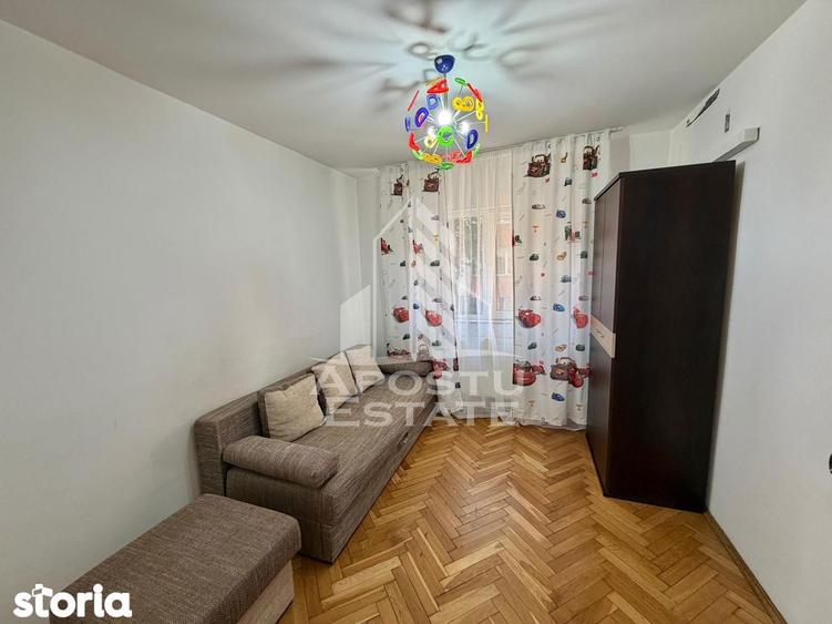 Apartament cu 3 camere, mobilat în Girocului