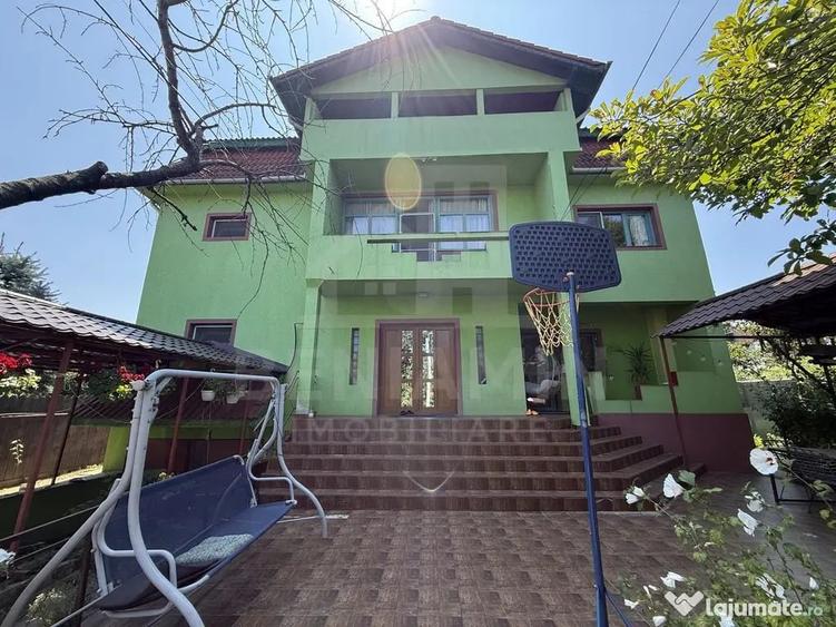 Casă cu 5 camere cu Teren 1039 Mp în Rovine