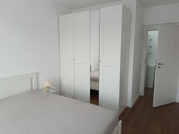 Apartament cu 2 camere semidecomandat în Metalurgiei