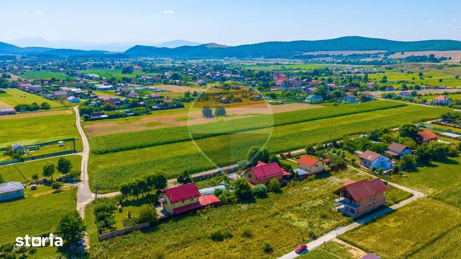 Teren de 10800 mp, în Hărman