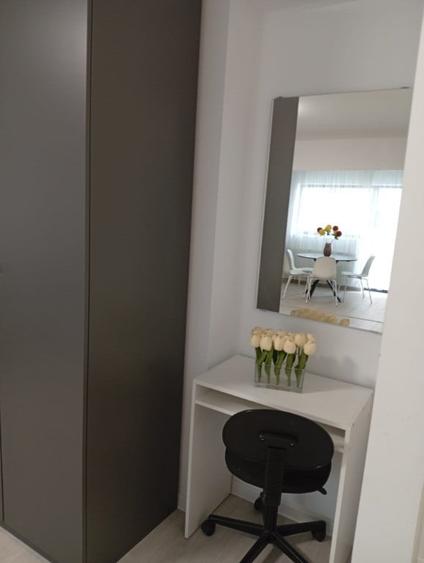 Apartament cu 2 camere decomandat în Titan