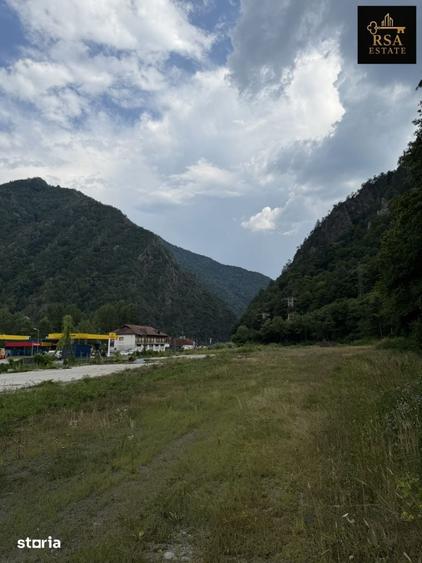 Teren de 13500 mp, în Central