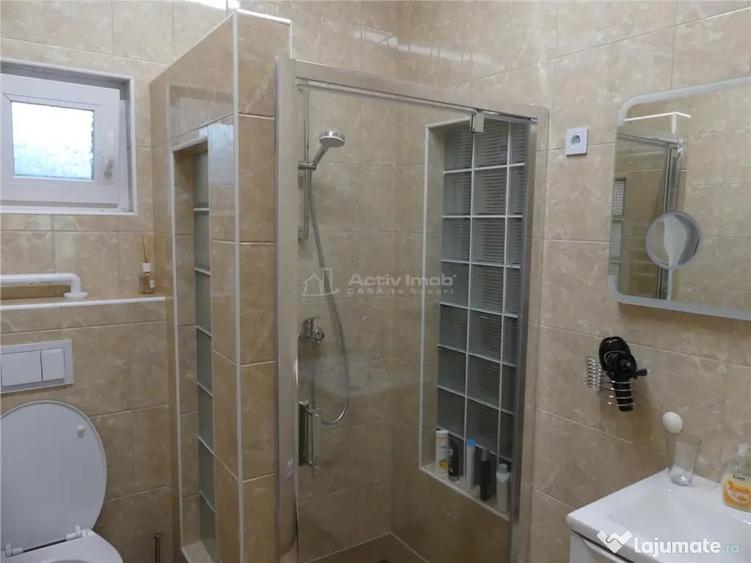 Casă cu 5 camere cu Teren 7241 Mp în Central