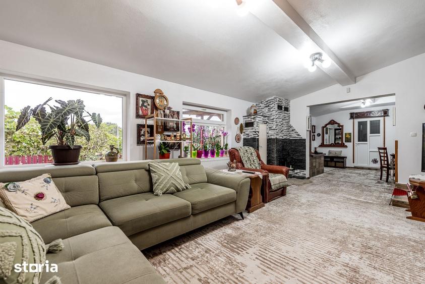 Casă cu 3 camere cu Teren 12170 Mp în Bata