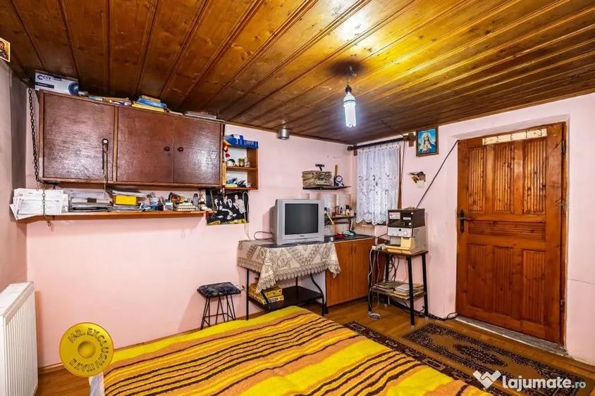 Casă cu 4 camere cu Teren 5232 Mp în Căldăraru