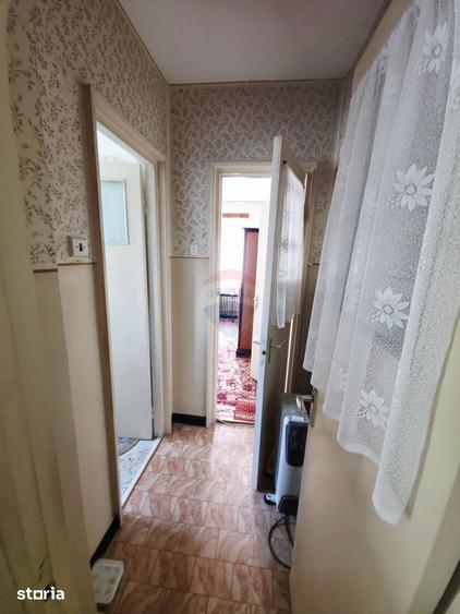 Apartament cu 2 camere decomandat în Precista