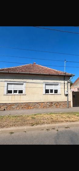 Casă cu 4 camere în Șega