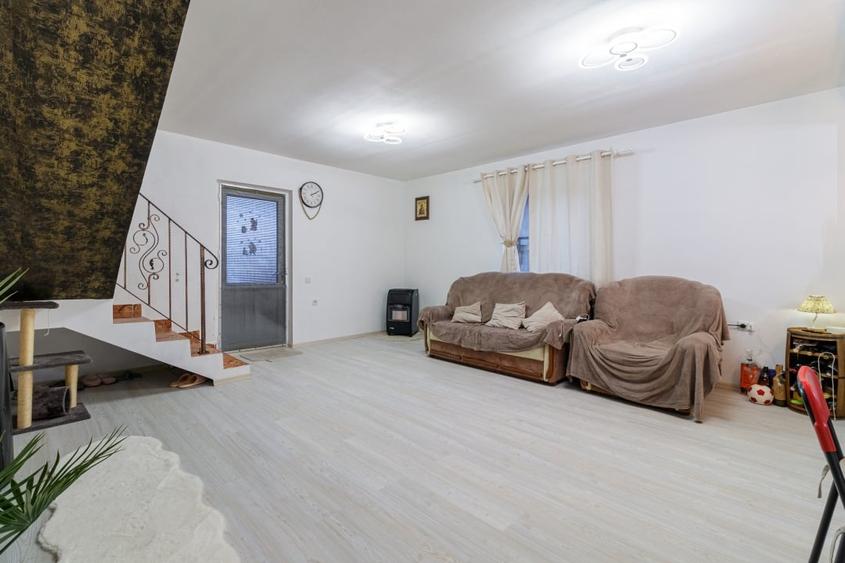 Duplex cu 3 camere cu Canalizare în Dragomirești-Vale